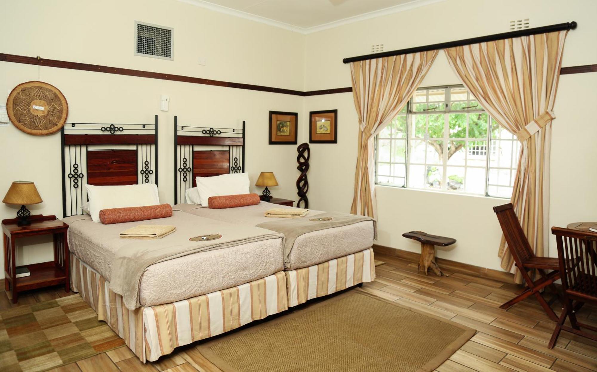 Woodlands Stop Over And Lodge Francistown Kültér fotó