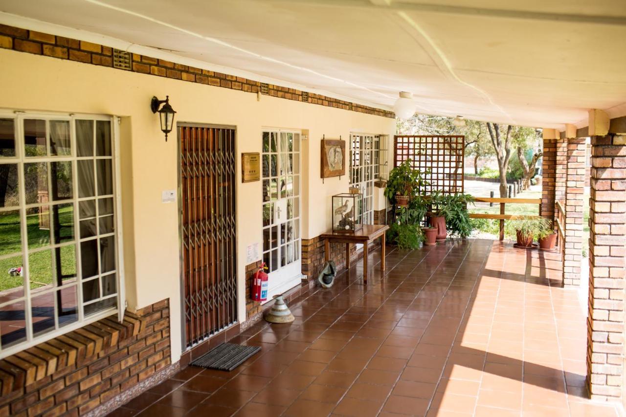 Woodlands Stop Over And Lodge Francistown Kültér fotó